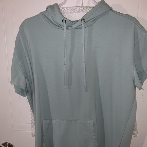 - Sleeveless hoodie - Picture 2 of 4